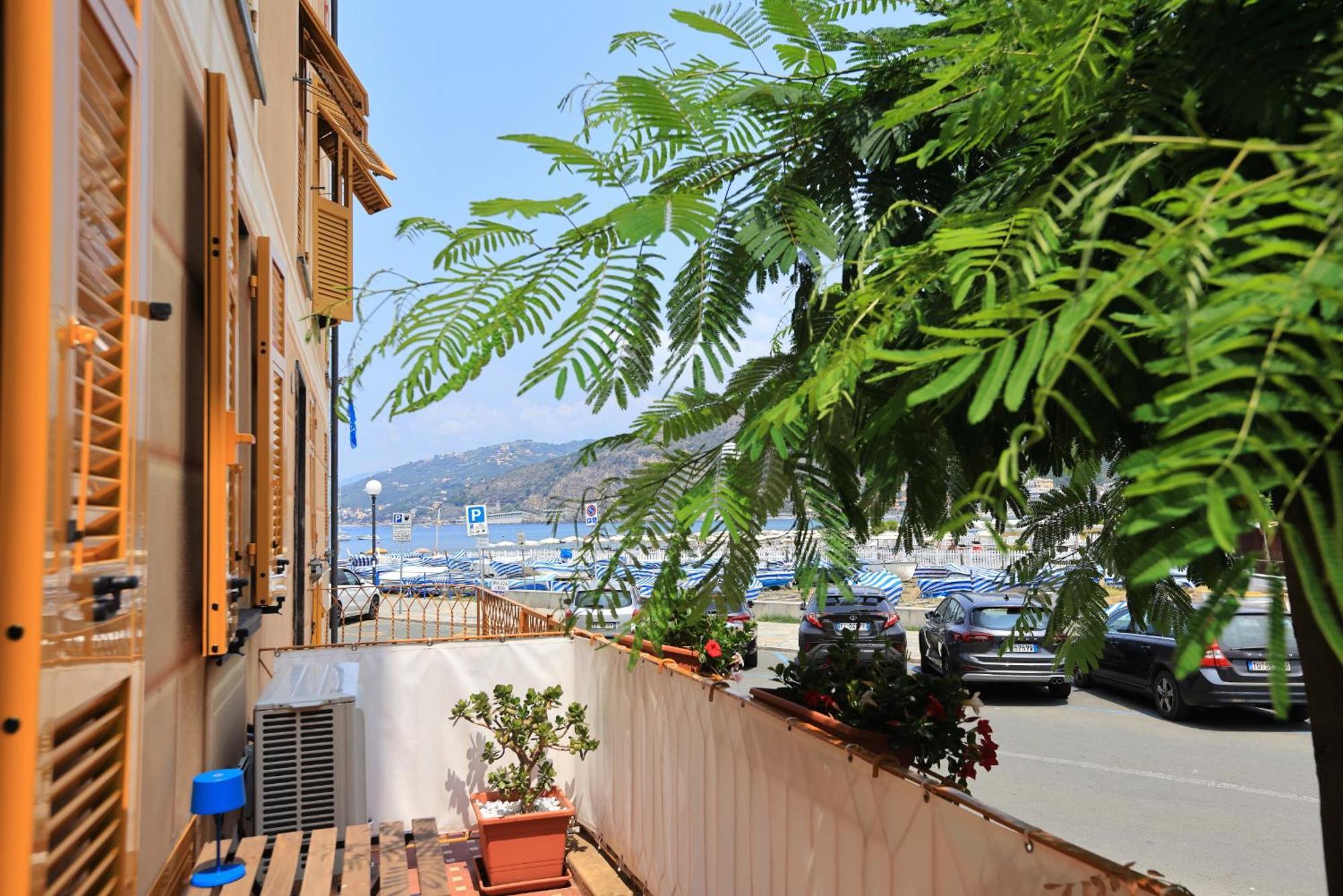 Adamaina - Sea View Apartment With Private Garage Sestri Levante Eksteriør billede